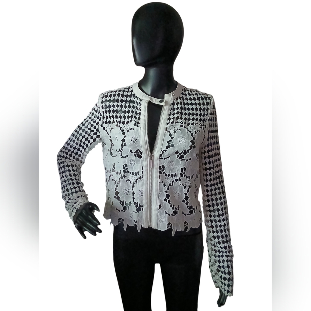 Elegant White Lace Women's Jacket